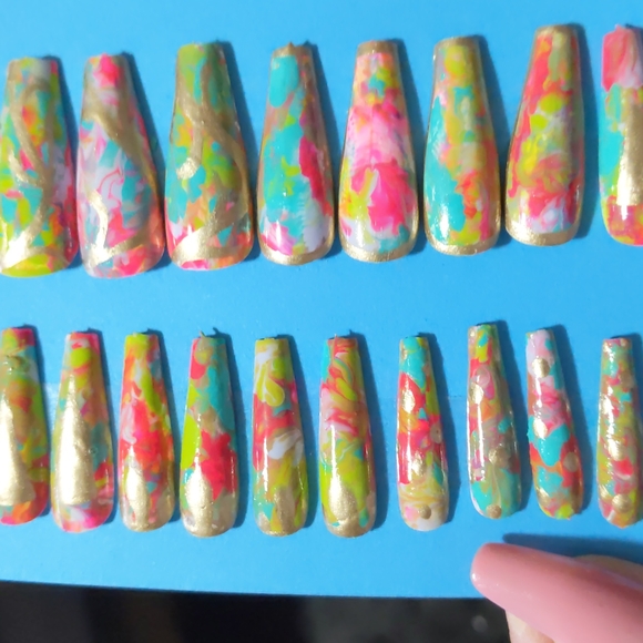 Carnival Tye dye - Picture 2 of 3